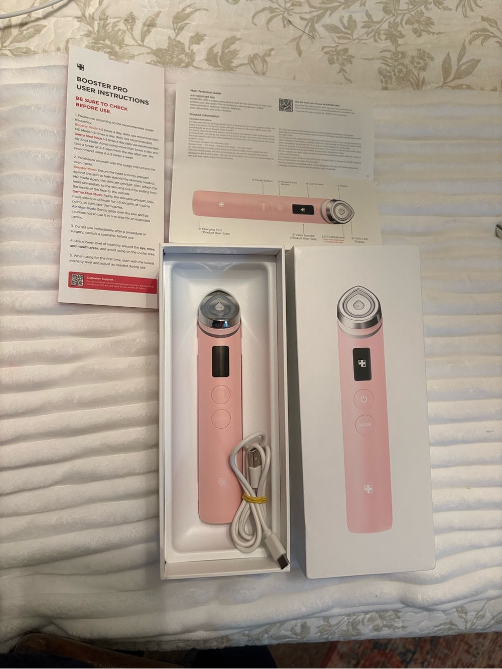 Medicube Booster Pro 
Pink Facial Booster Pro Skin Device